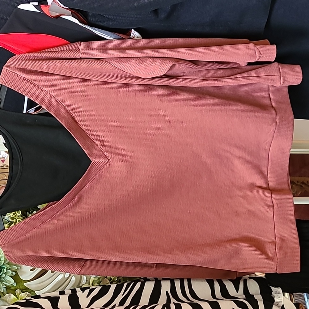 Long sleeve two for 1 light weight shein top. Mauve with black dickie tank top
